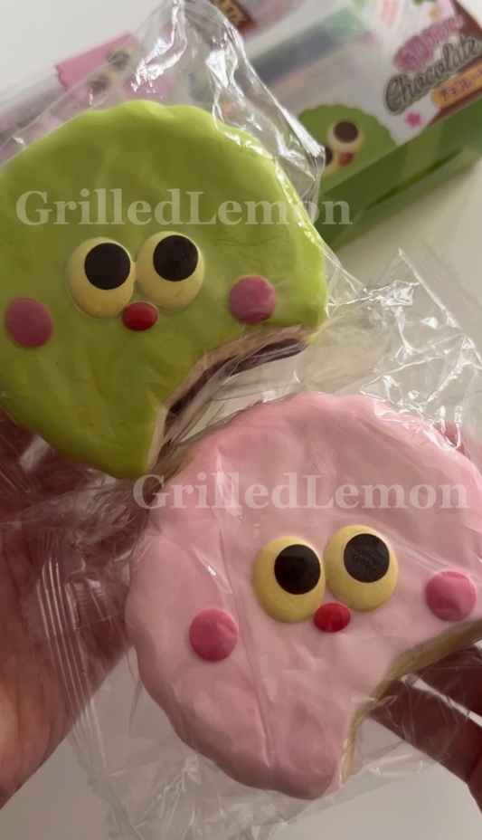 2 Colours! Pink Strawberry Matcha Bitten Chocolate Pie Squishy