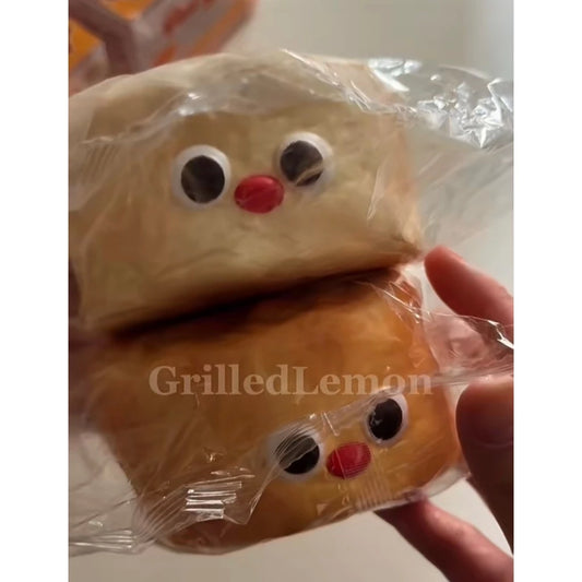 2 Colours! RedNose Baked Basque Round Cheesecake Squishy