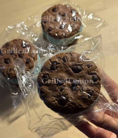 Mint Chocolate Filled Sandwich Cookie Squishy