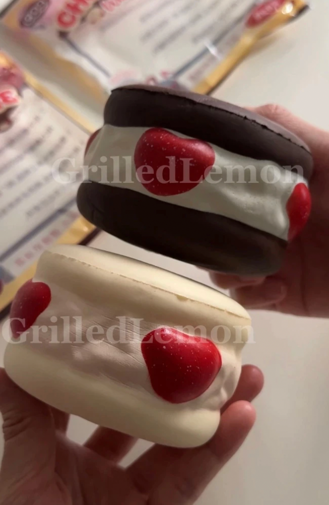 2 Colours! Jumbo Strawberry Cream Macaroon Squishy