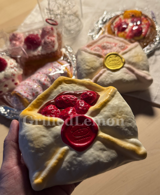 2 Colours! Romantic Fluffy Strawberry Envelope Bread Squishy