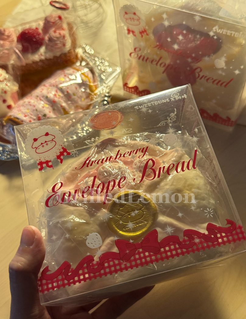 2 Colours! Romantic Fluffy Strawberry Envelope Bread Squishy