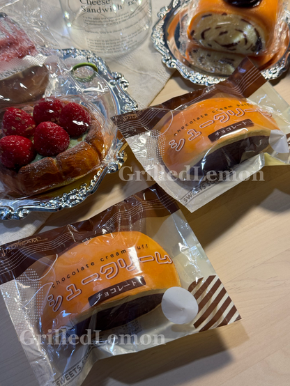 2 Flavours! Realistic Japanese Matcha Cocoa Cream Dorayaki Squishy