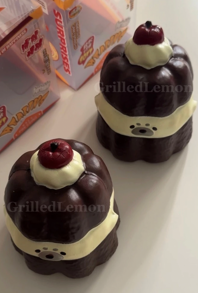 Jumbo Seal Pudding Cherry Cream Canele Squishy