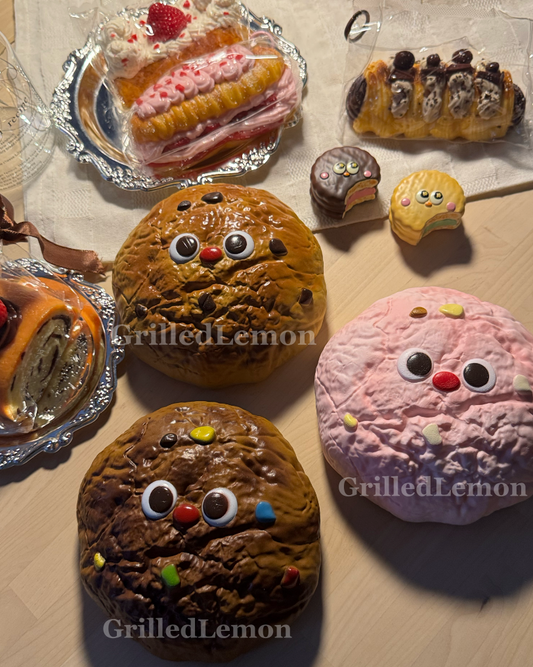 3 Flavours! Jumbo RedNose Chocolate Strawberry Chip Cookie Squishy