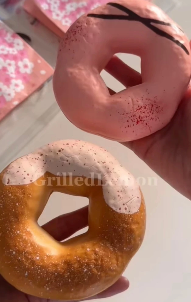 2 Flavours! Fluffy Pink Strawberry Sugar Ring Donut Squishy