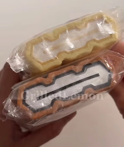 2 Flavours! Realistic Thick Fluffy Ice-Cream Wafer Biscuit Squishy