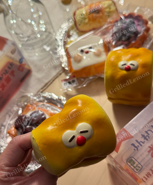 Fluffy RedNose Vanilla Cream Swiss Roll Cake Squishy