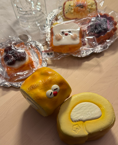 Fluffy RedNose Vanilla Cream Swiss Roll Cake Squishy