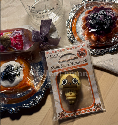 3 Colours! Vintage Capcom Airou Cat Puni Puni Mascot Squishy