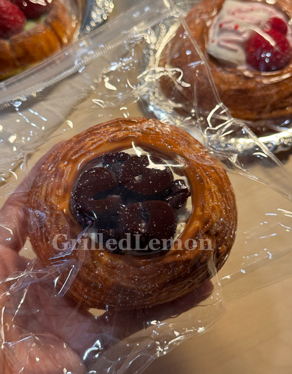 2 Flavours! Jumbo Realistic Jumbo Dessert Danish Taba Squishy
