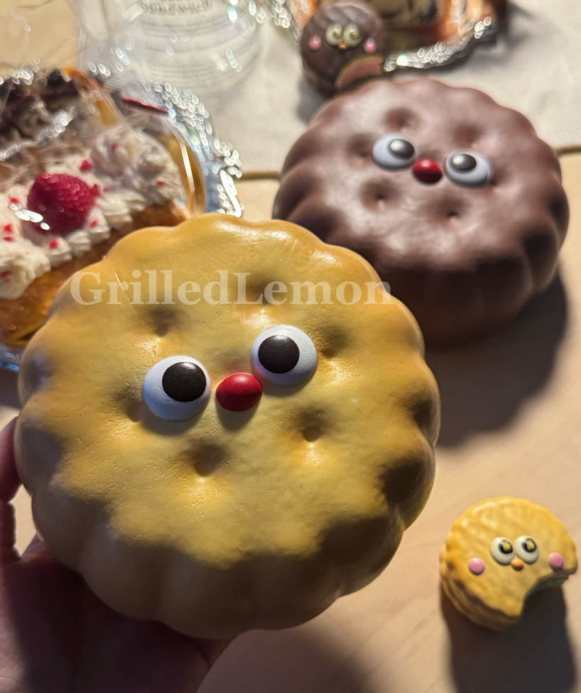 Jumbo Realistic RedNose Butter Chocolate Cookie Squishy
