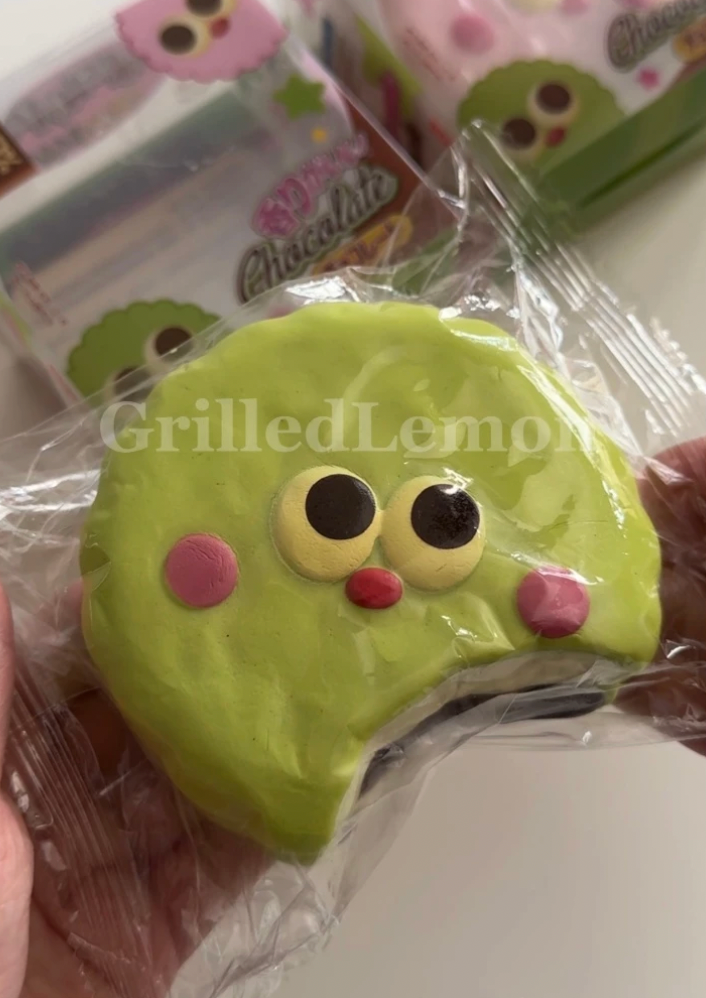 2 Colours! Pink Strawberry Matcha Bitten Chocolate Pie Squishy