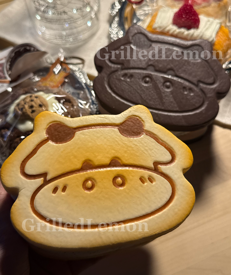 2 Flavours! Hokkaido Milk Chocolate Vanilla Cow Mascot Biscuit Squishy