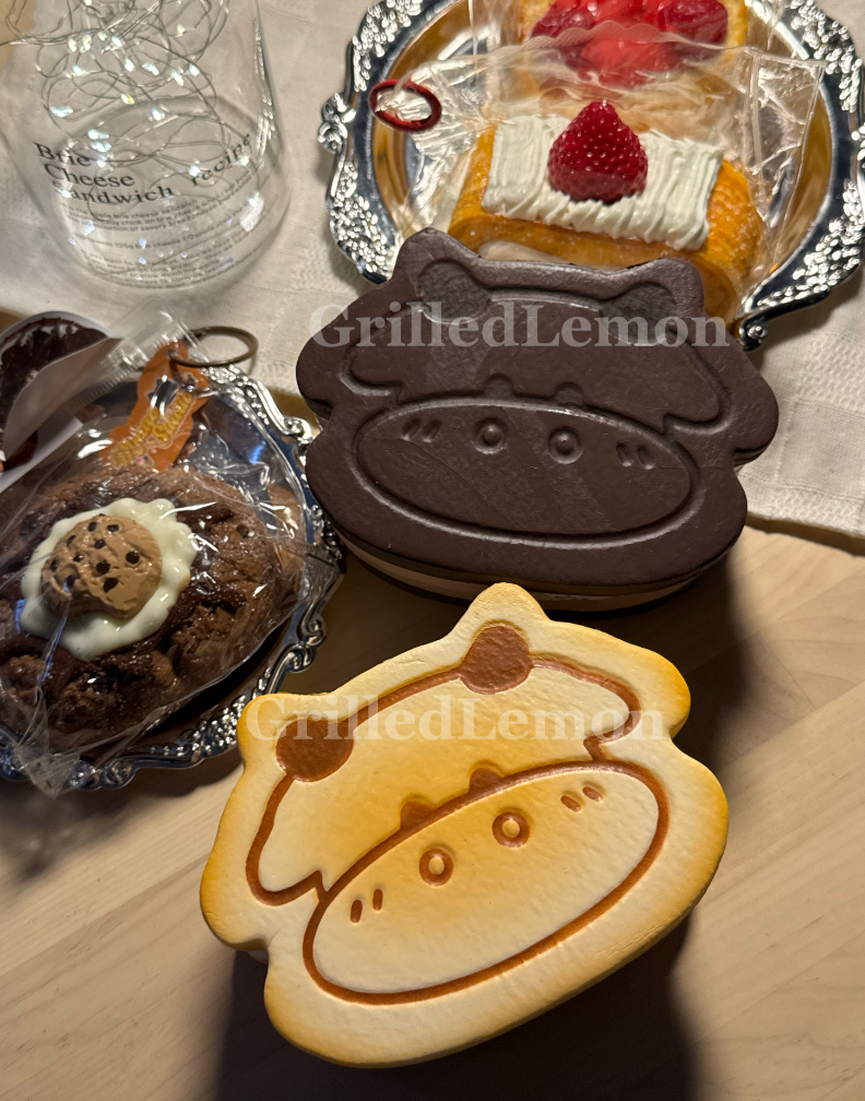 2 Flavours! Hokkaido Milk Chocolate Vanilla Cow Mascot Biscuit Squishy